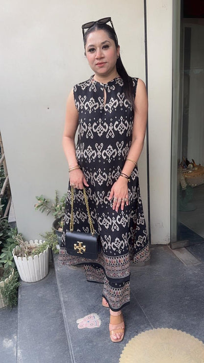Pixel Black Digital Cotton Cordset (Sleeve Fabric Attached)