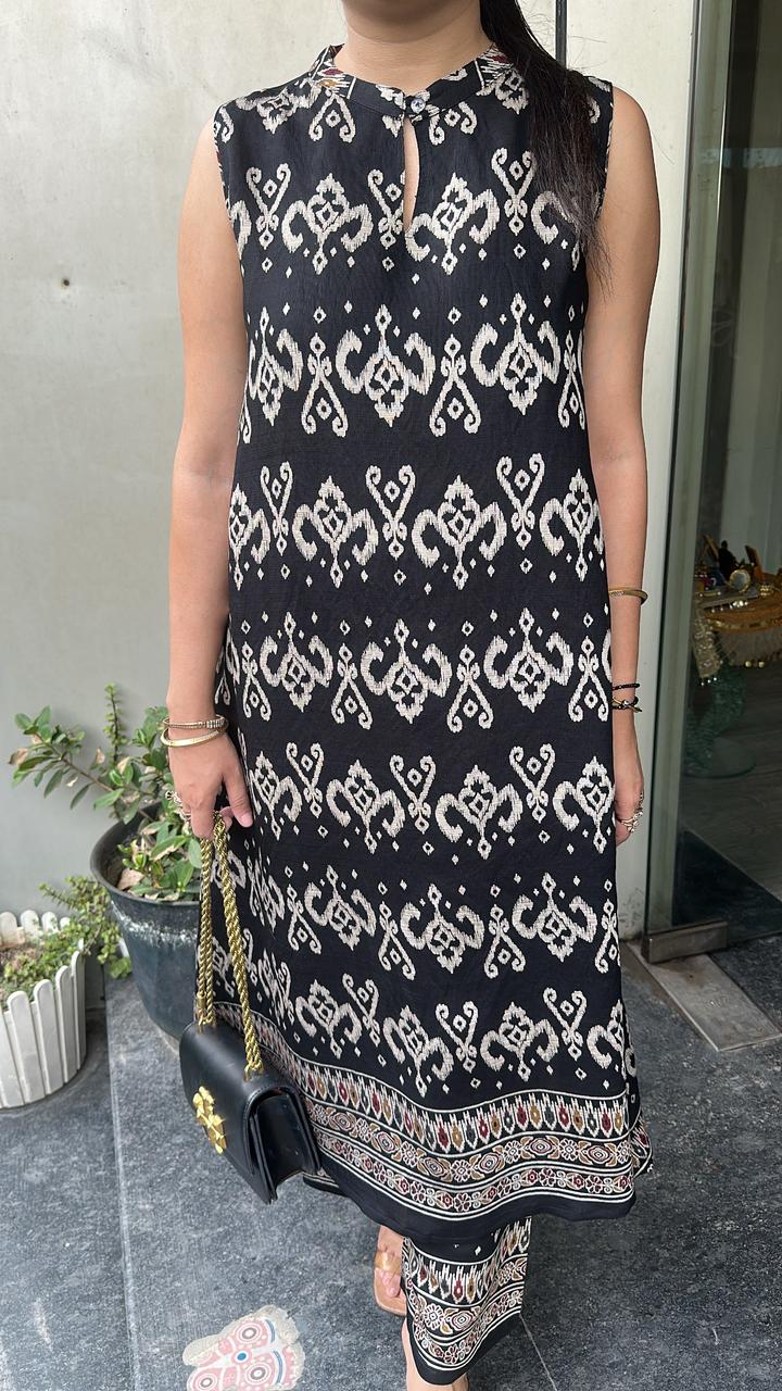 Pixel Black Digital Cotton Cordset (Sleeve Fabric Attached)