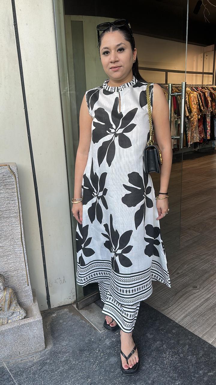 Twined Black white Digital Cotton Cordset (Sleeve Fabric Attached)