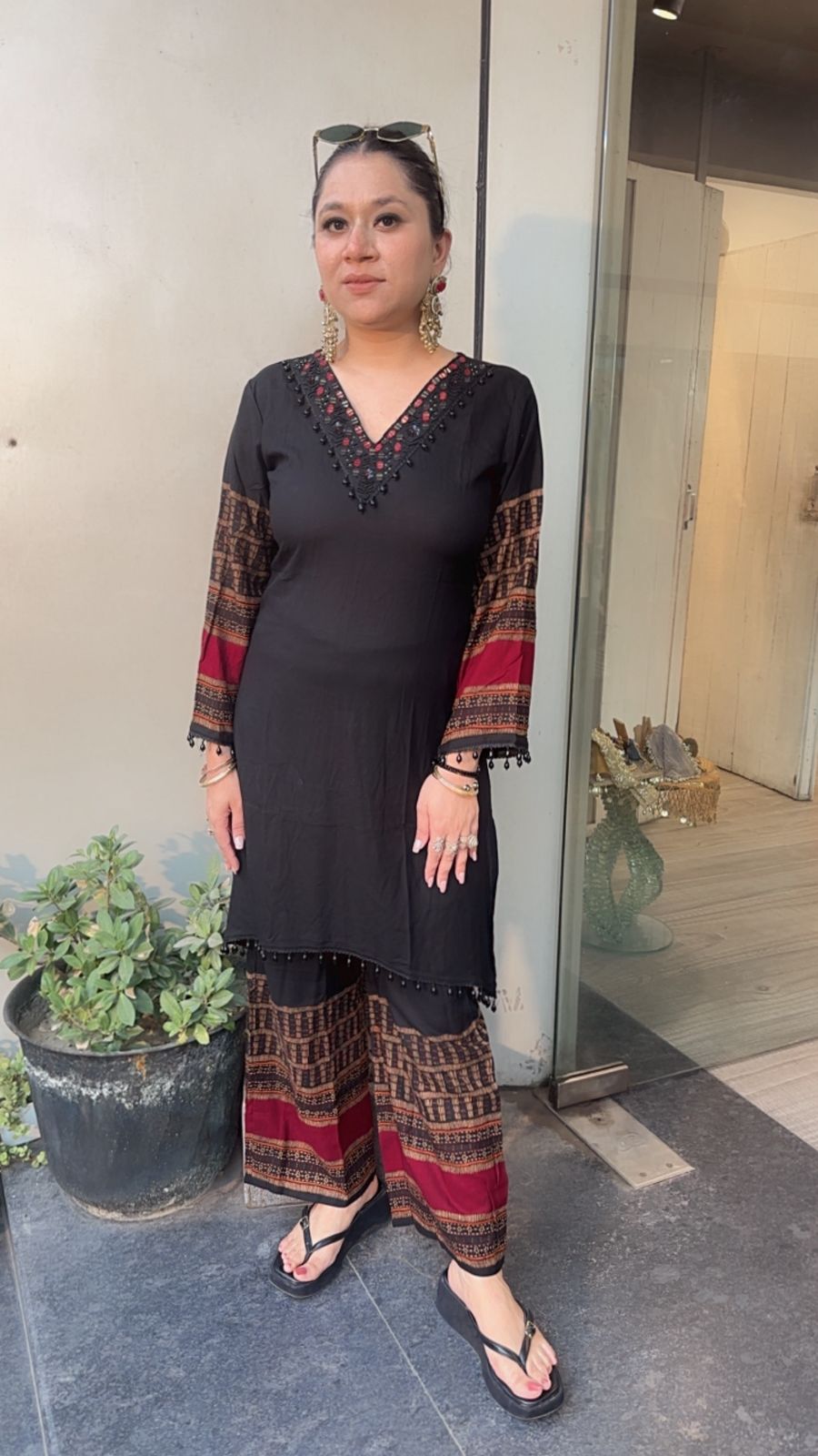 Chakli Black Digital Cordset