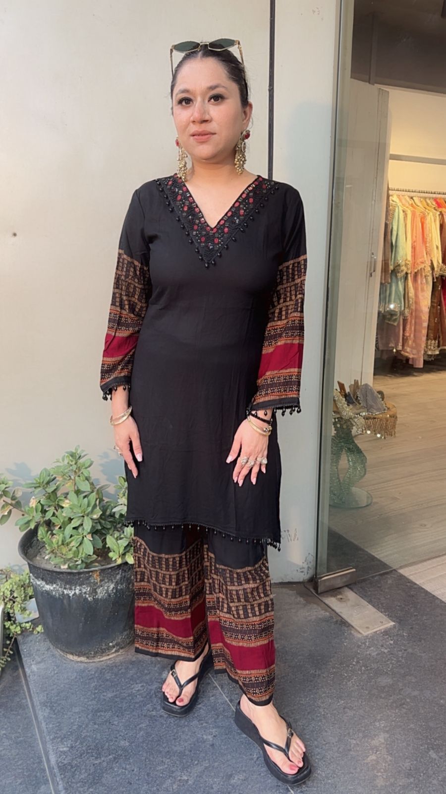 Chakli Black Digital Cordset