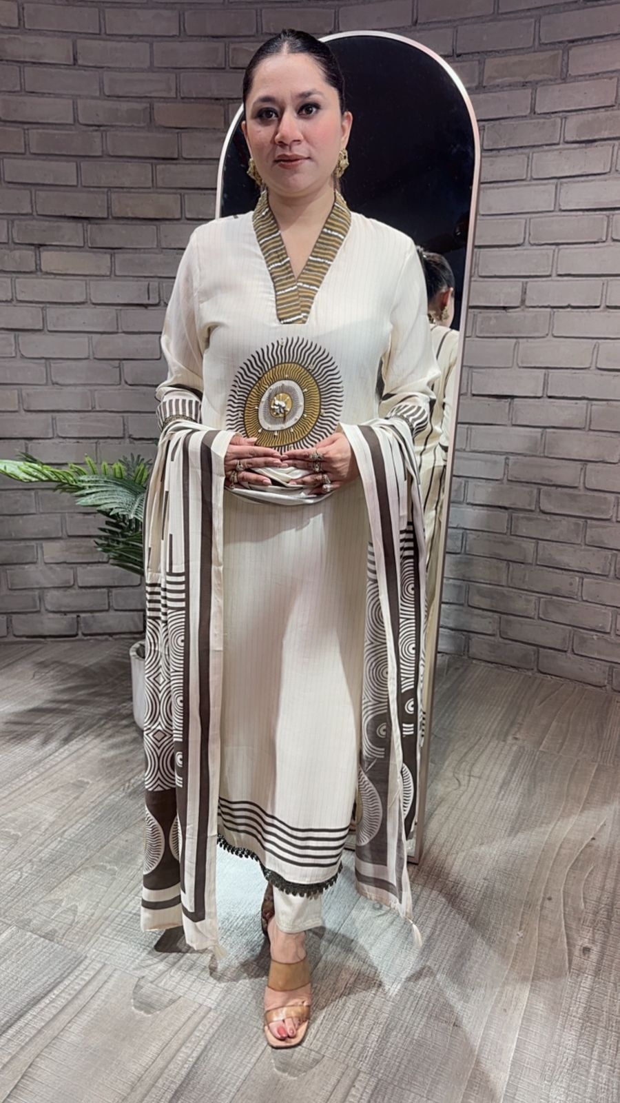 Pyaz ivory Cotton mul mul Designer Suit