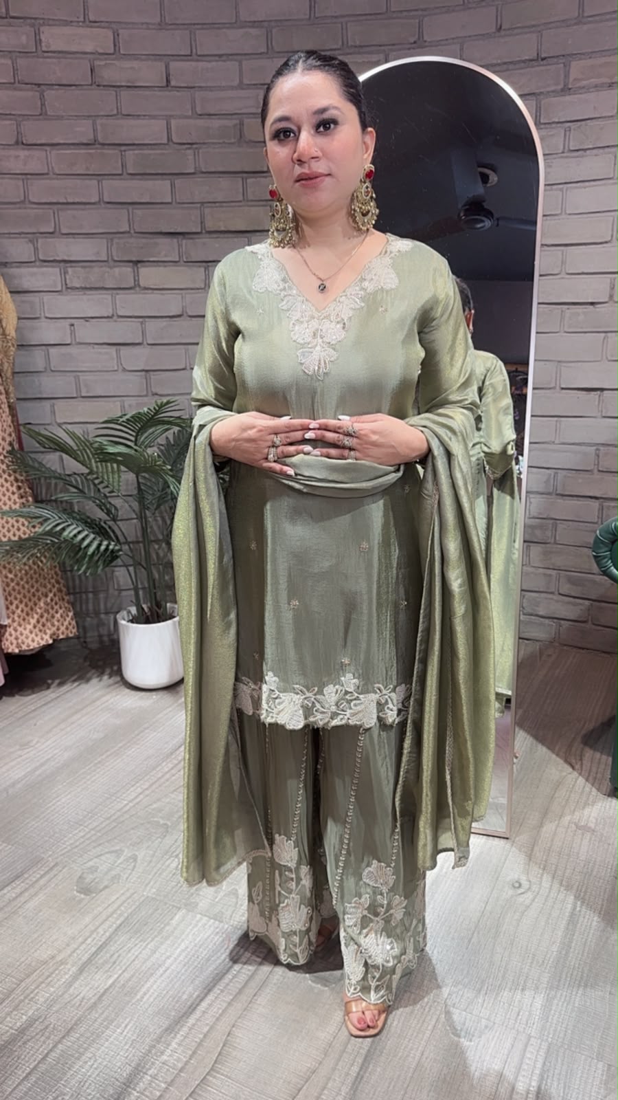 Keeram pista Designer Suit