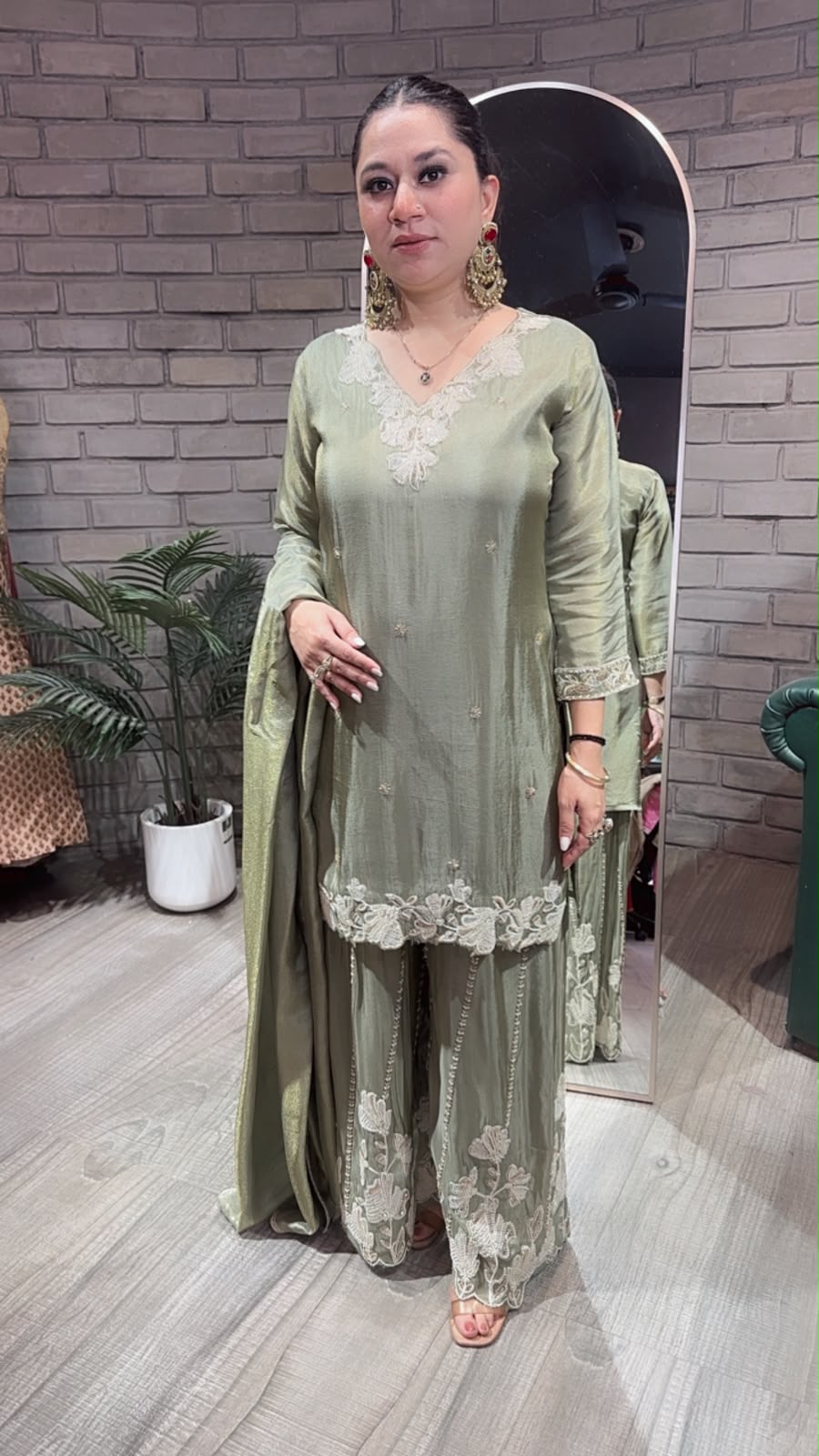 Keeram pista Designer Suit