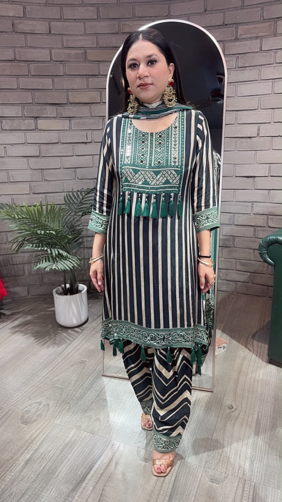 Pisco Digital c-cut Style Farshi suit
