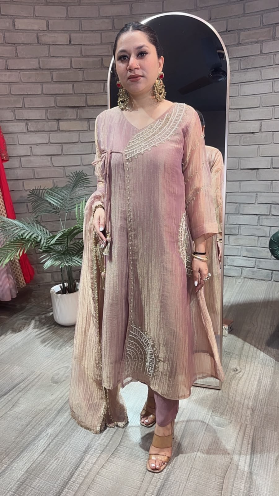 Vanya Anrakha Shimmer Style Designer Suit