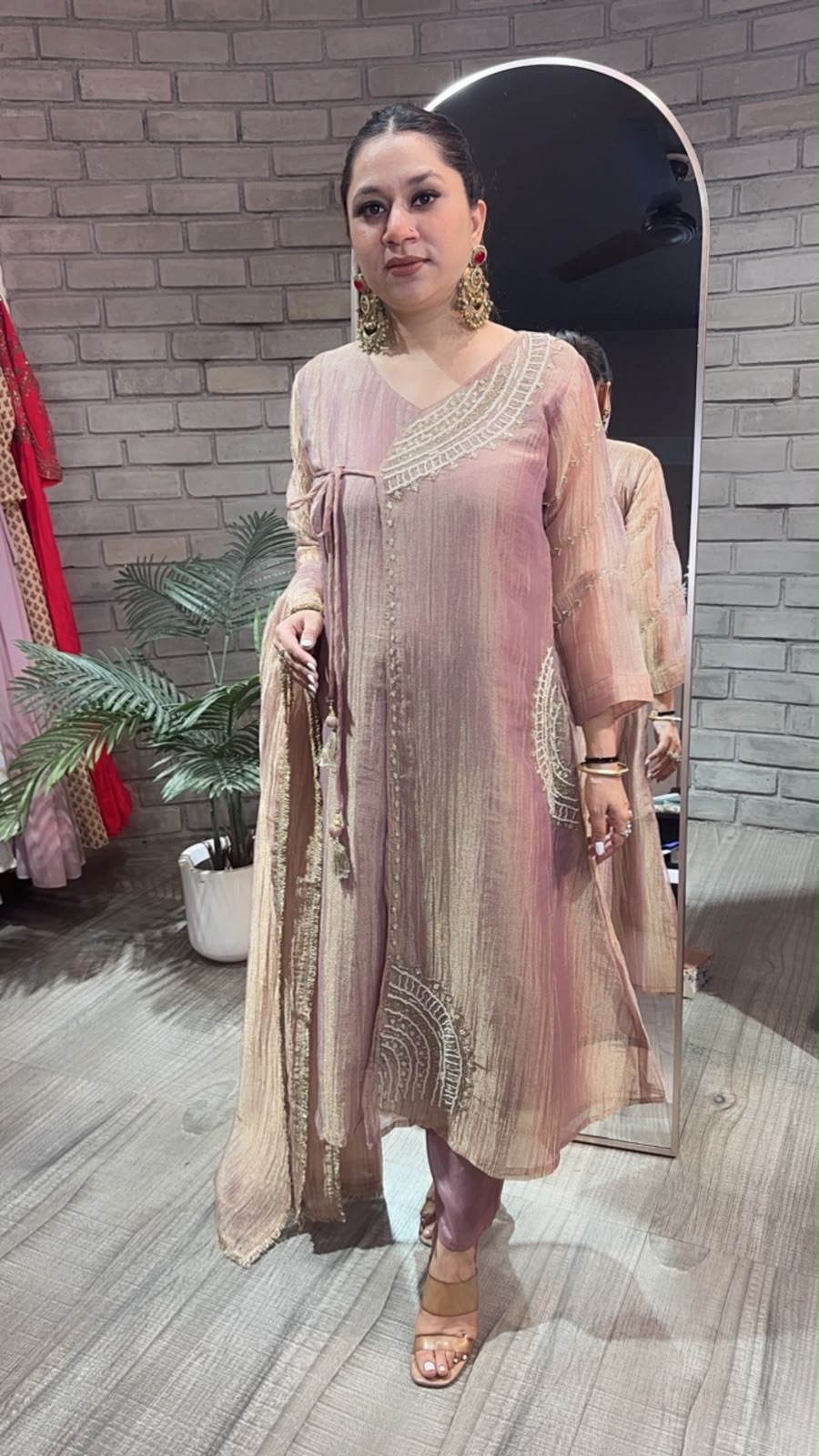 Vanya Anrakha Shimmer Style Designer Suit