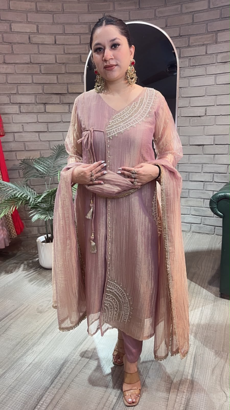 Vanya Anrakha Shimmer Style Designer Suit