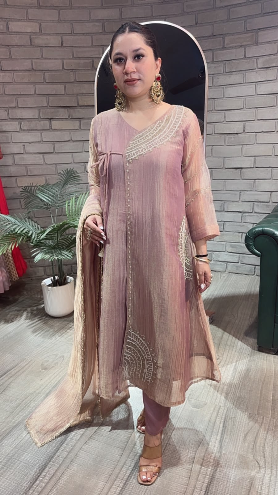 Vanya Anrakha Shimmer Style Designer Suit