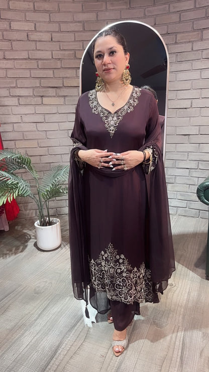 Pulpy wine embroidery C-Cut Style Designer Suit
