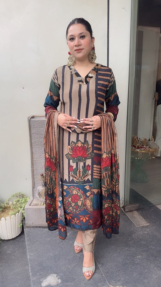 Kiyana Digital print Designer suit