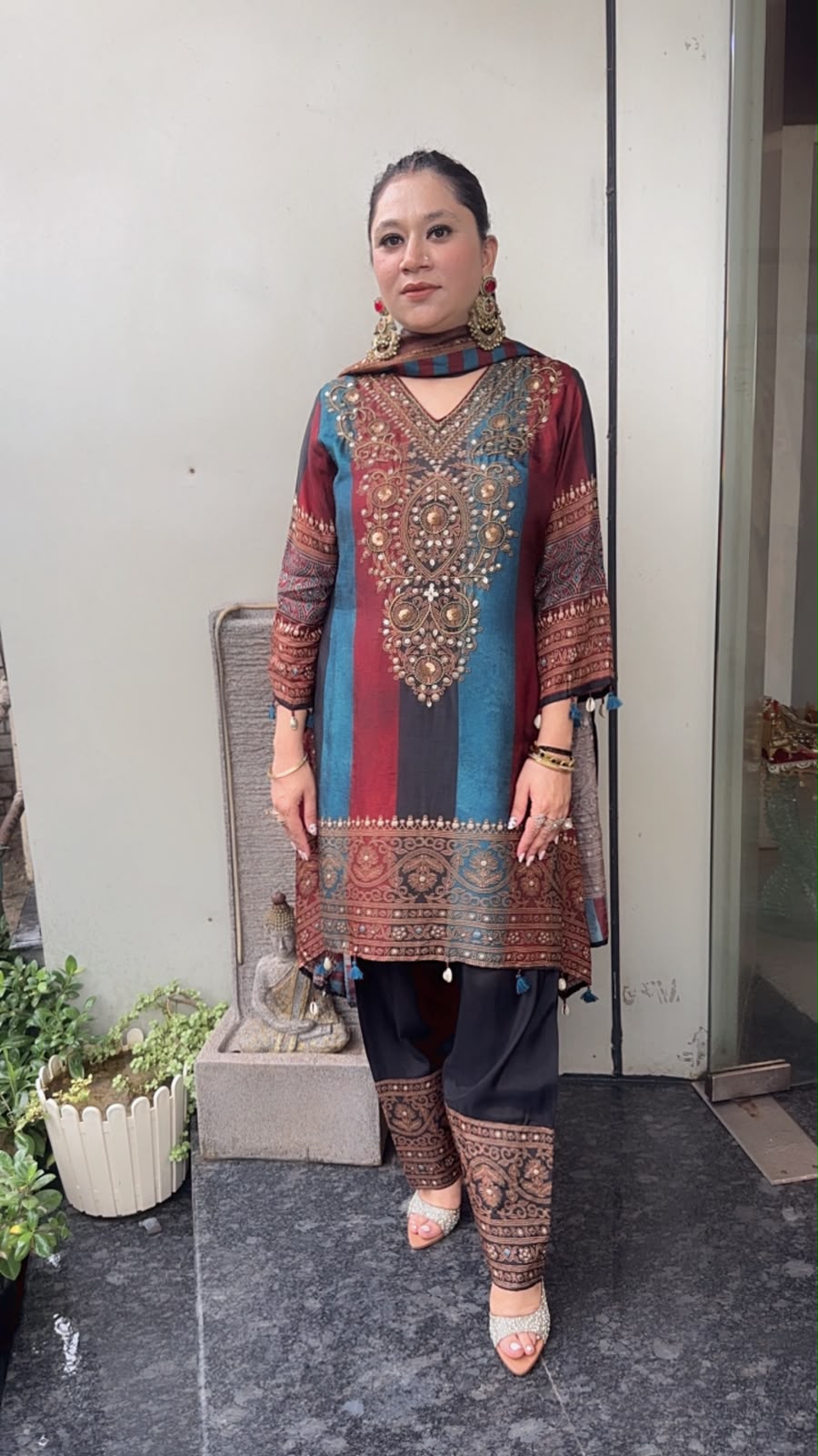 Nihari Blue Mahroon Digital Handwork C-Cut Style Farshi Salwar Designer Suit