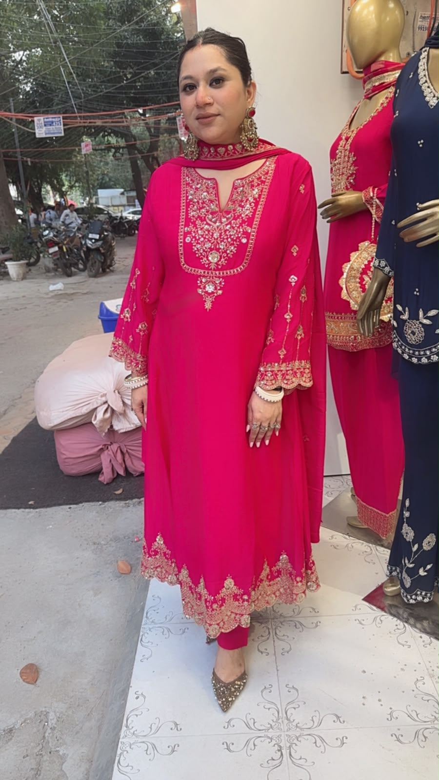 Zaraani Foshia pink Embroidered Designer Anarkali Suit