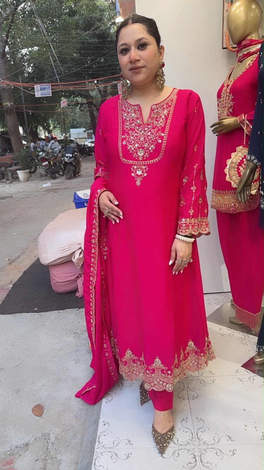 Zaraani Foshia pink Embroidered Designer Anarkali Suit