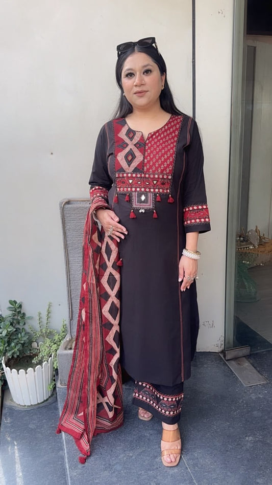 Aziza Black pocket Design Designer Suit