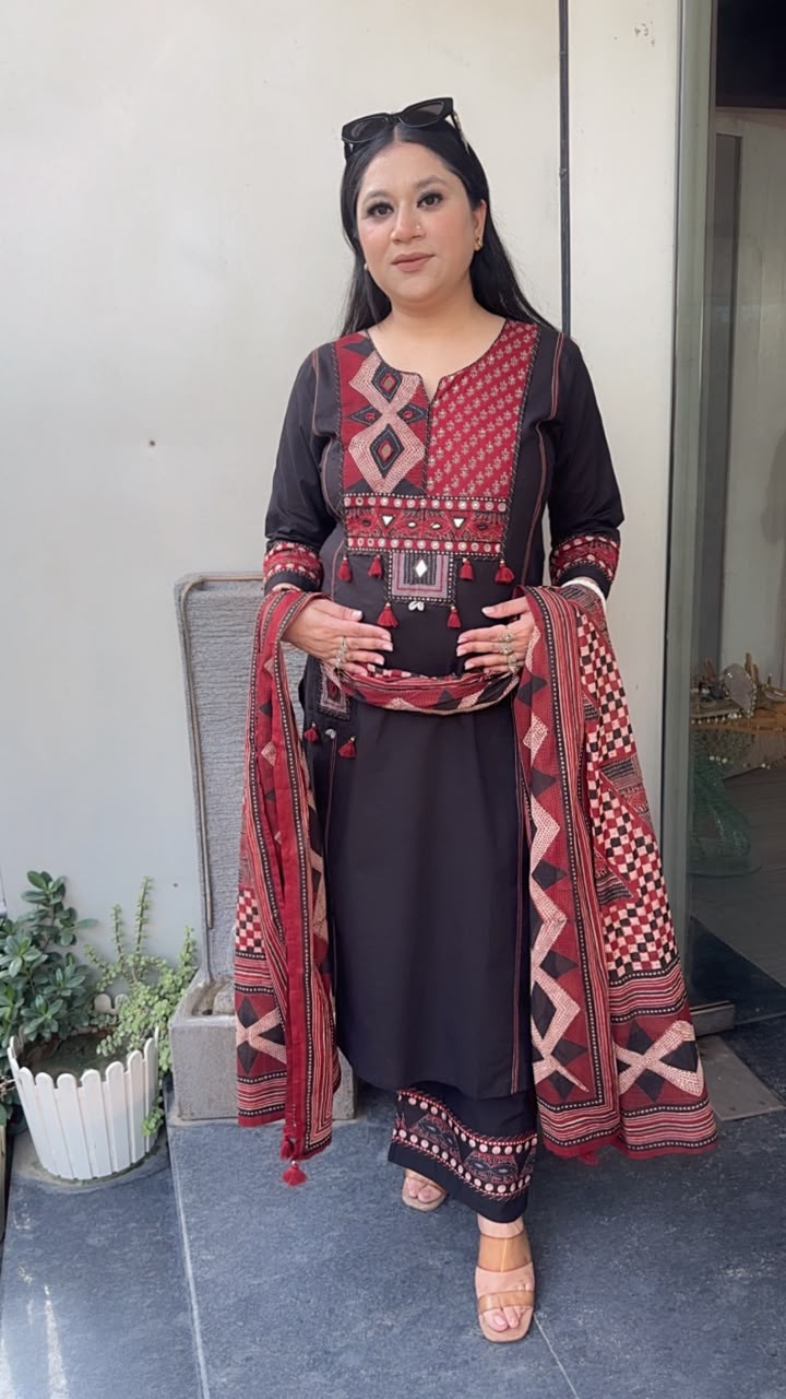 Aziza Black pocket Design Designer Suit