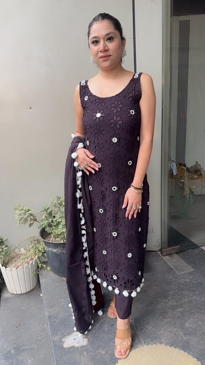 Pearl purple Jamun Chiffle Designer Suit

(Sleeve Fabric Attached)