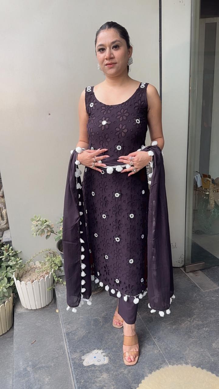 Pearl purple Jamun Chiffle Designer Suit

(Sleeve Fabric Attached)
