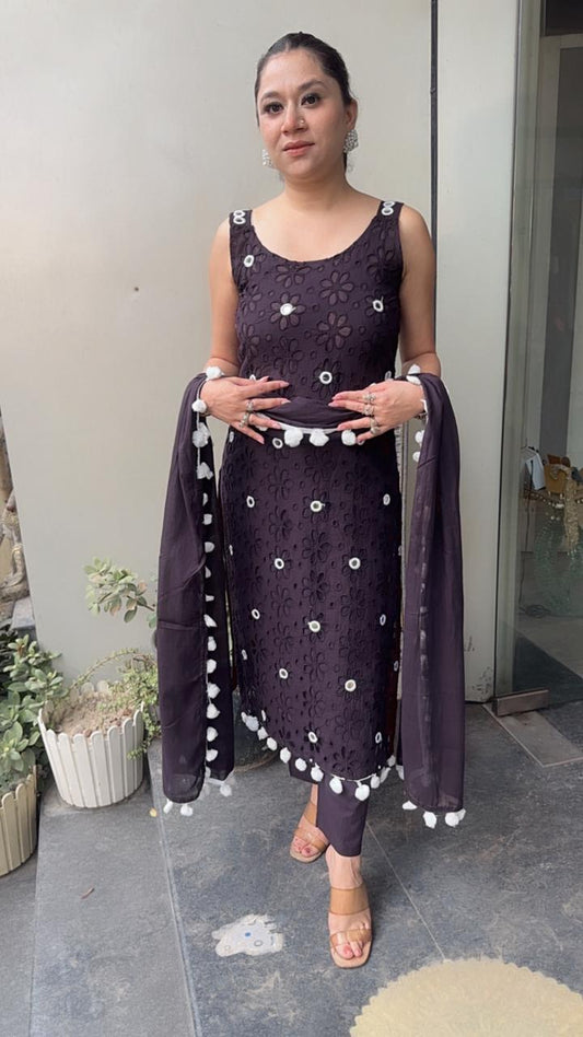 Pearl purple Jamun Chiffle Designer Suit

(Sleeve Fabric Attached)